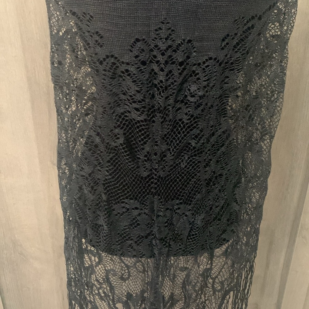 Black Crocheted Shawl Or Beach Wrap Cover up With Fringe Women's One Size - Picture 8 of 9